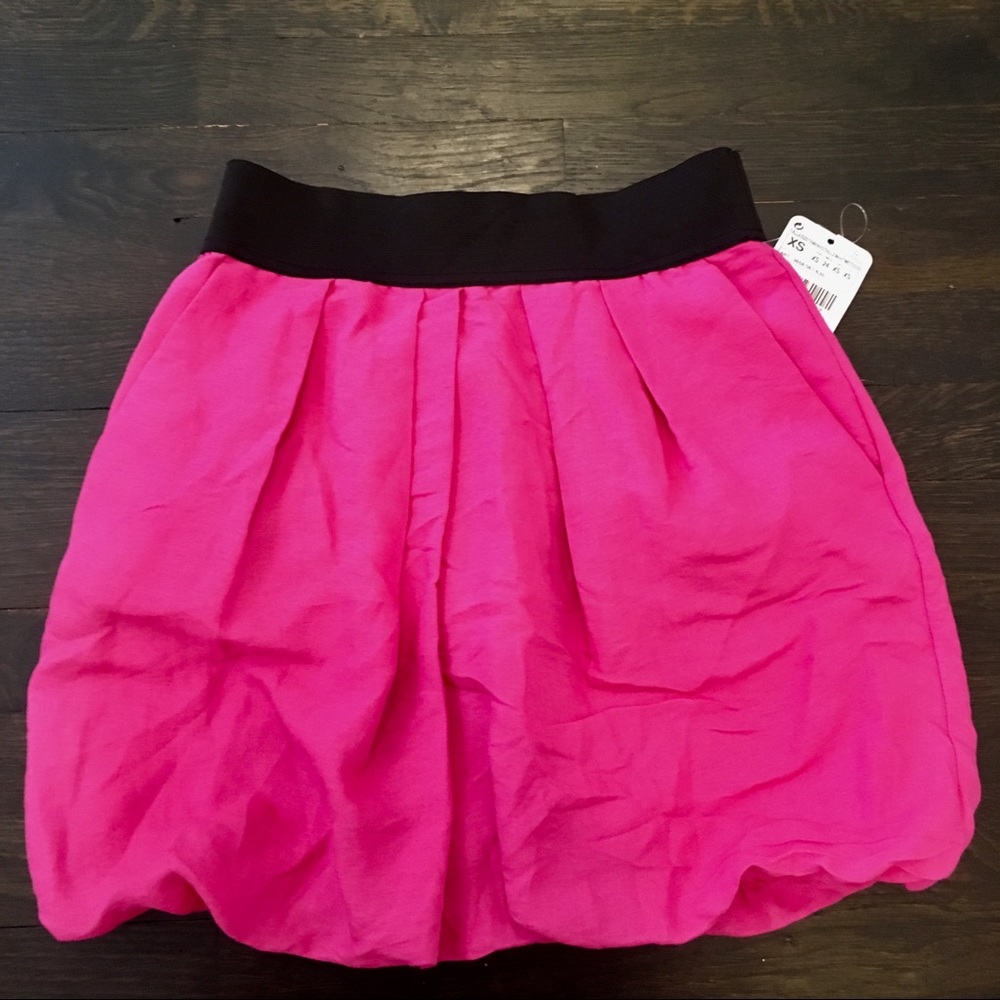 NWT Zara Fuchsia Mini Skirt XS